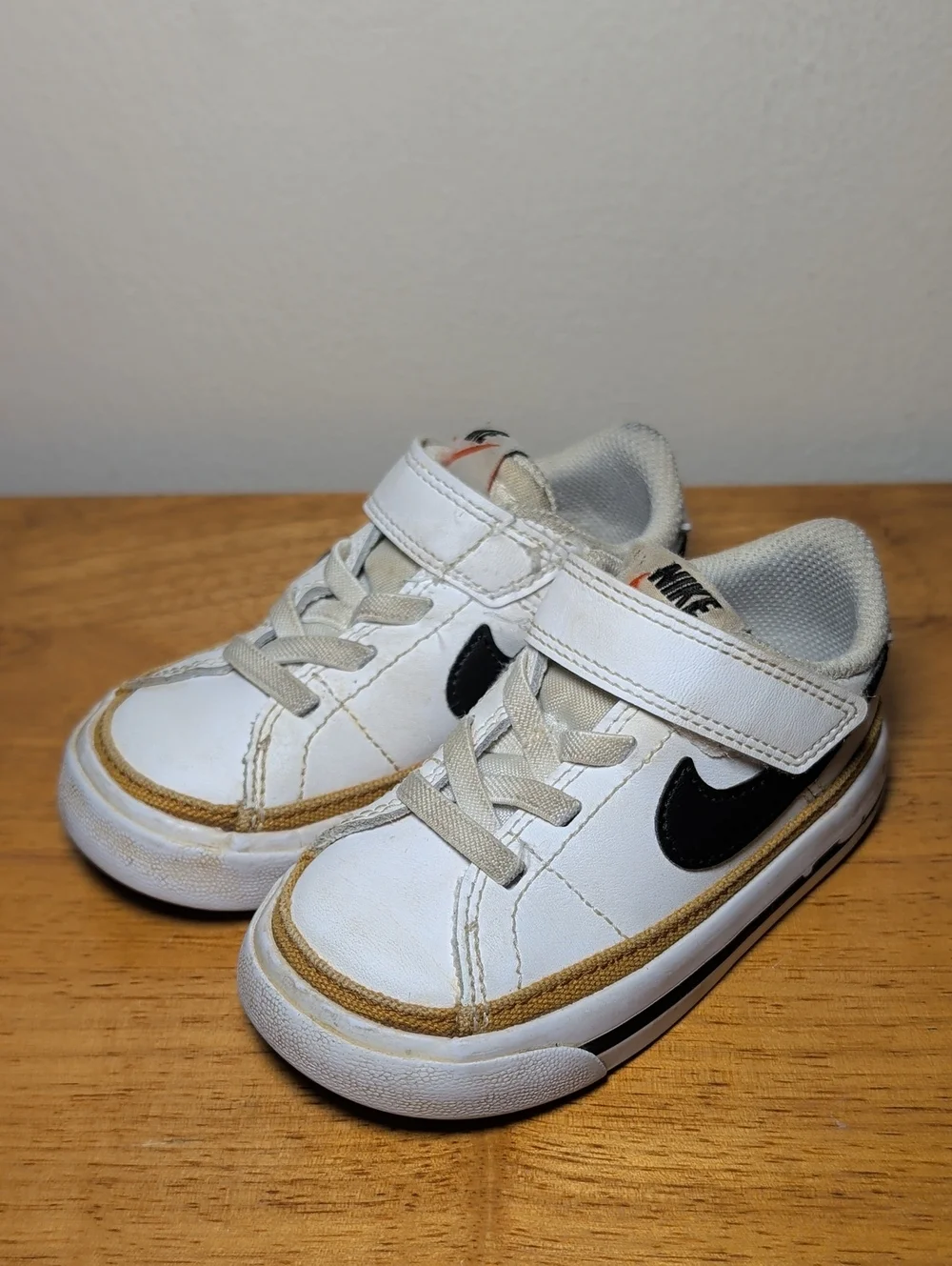 Nike Court Legacy Sneakers White Black Gum Sole Hook & Loop Toddler Boys Size 6